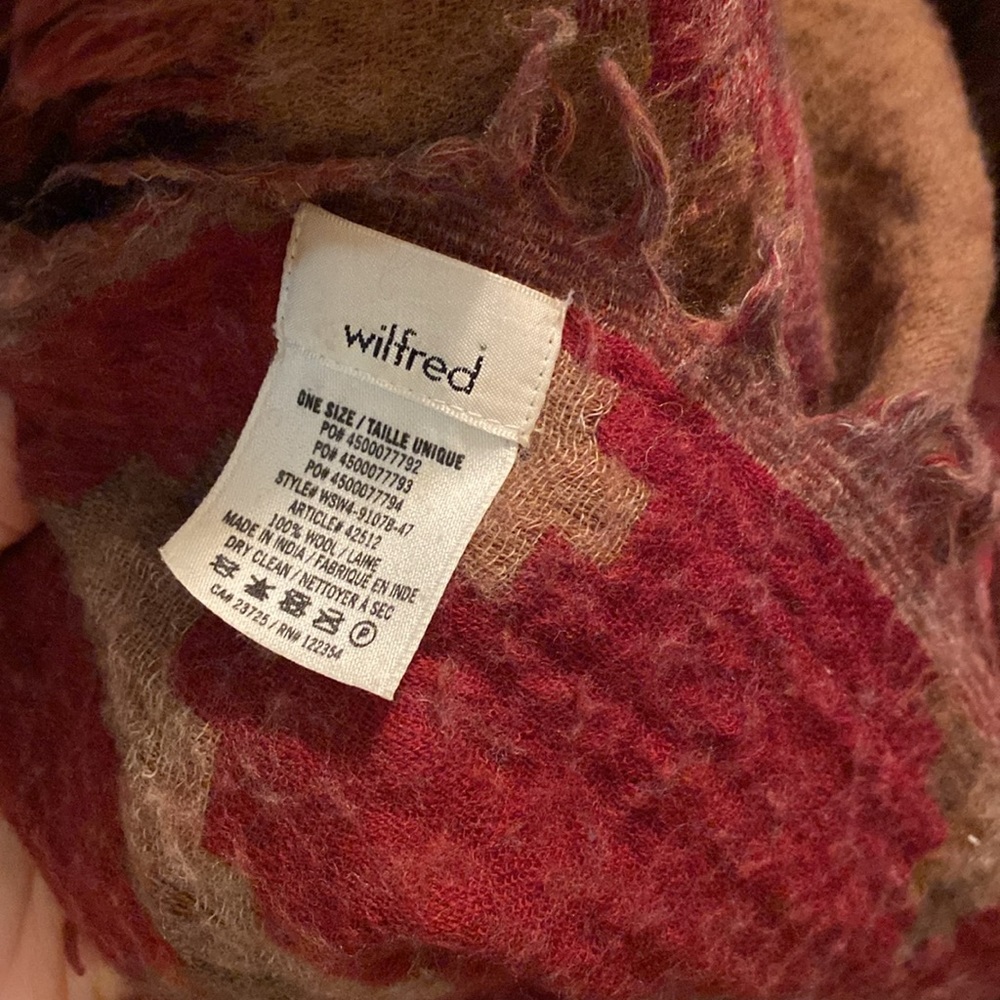 Aritzia Wilfred blanket scarf